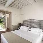 Lupaia Farm stay *