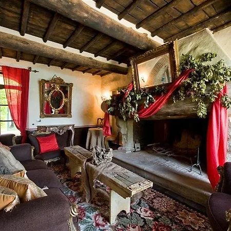 Lupaia Farm stay *